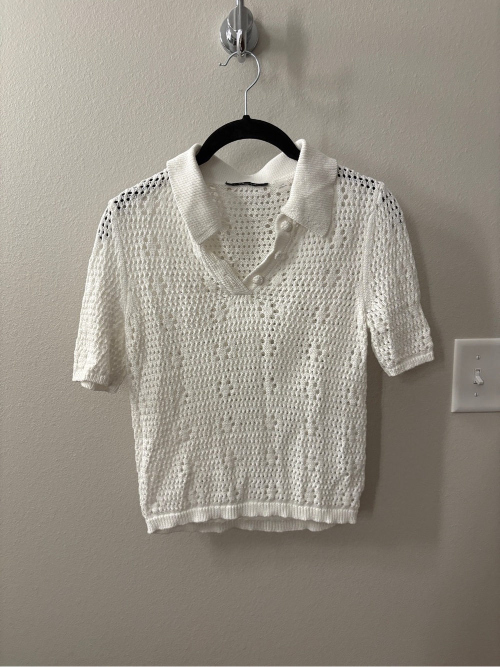 T Tahari White Open-Weave Polo Button-Down Top